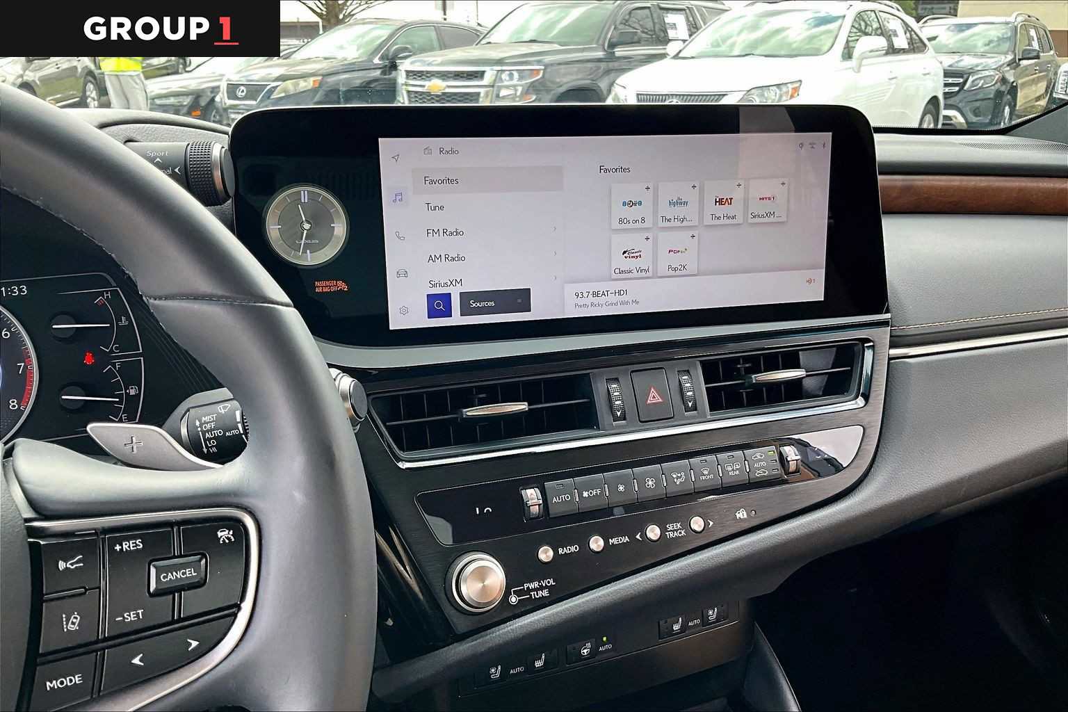 Certified 2023 Lexus ES 350 w/ Premium Package image 6