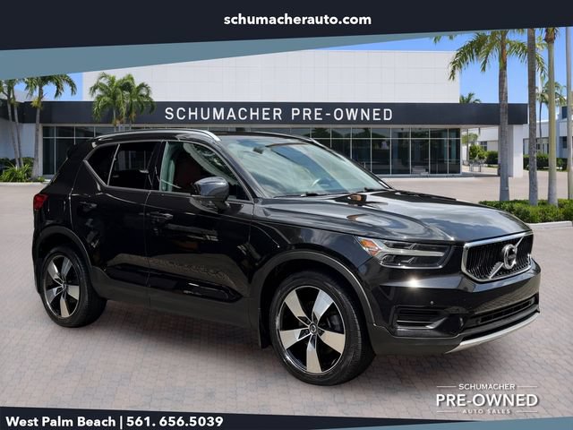 Used 2020 Volvo XC40 T4 Momentum FWD image 1