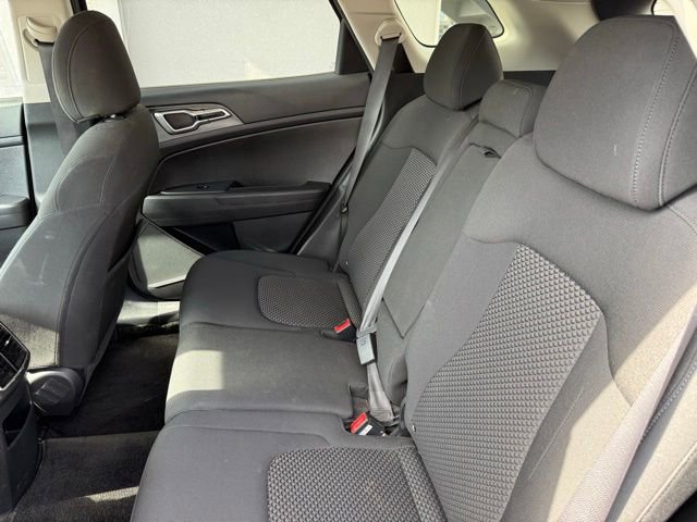 Used 2023 Kia Sportage LX FWD image 14