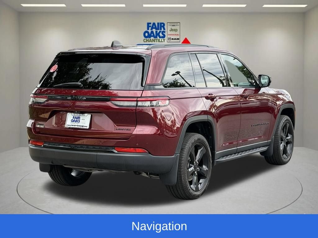 Used 2024 Jeep Grand Cherokee Limited w/ Luxury Tech Group II AWD/4WD image 8