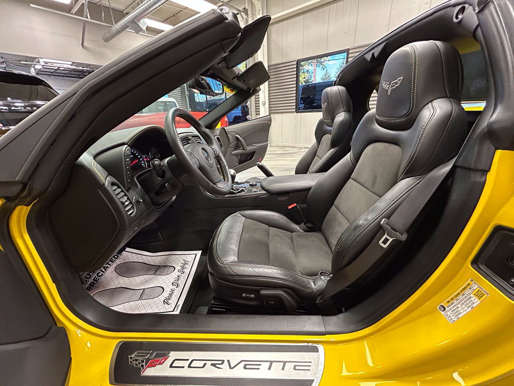 Used 2013 Chevrolet Corvette Grand Sport w/ 4LT Preferred Equipment Group RWD image 41