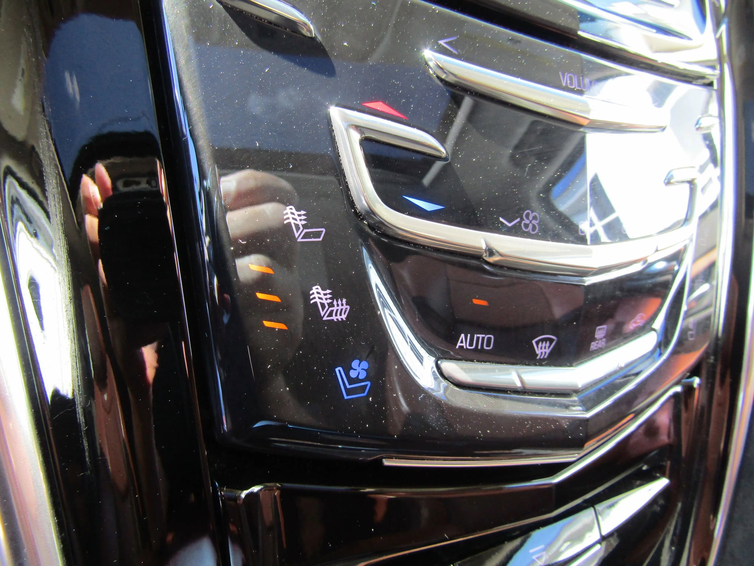 Used 2017 Cadillac Escalade Premium Luxury image 28