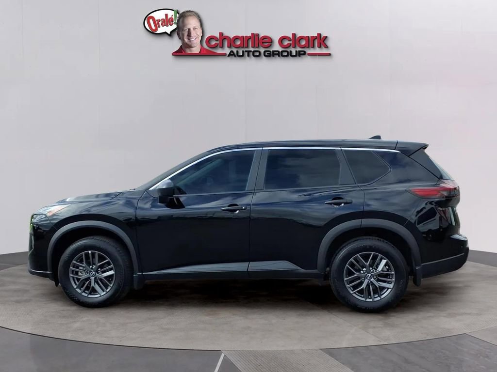 Used 2025 Nissan Rogue S FWD image 2