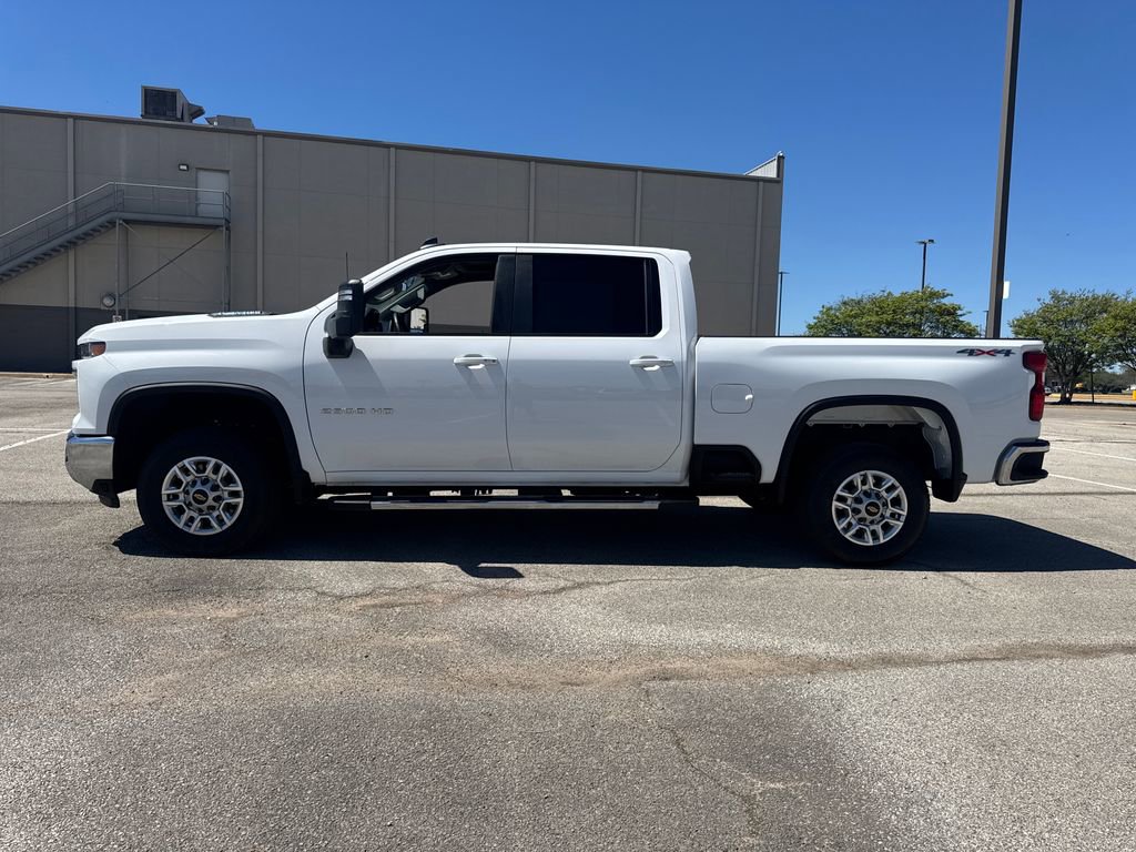 Used 2025 Chevrolet Silverado 2500 LT w/ Convenience Package image 3