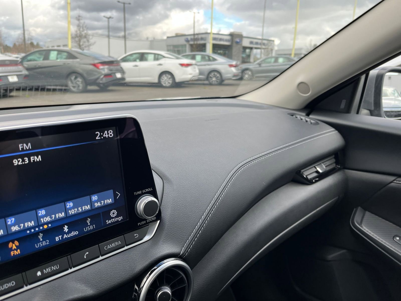 Used 2025 Nissan Sentra SV FWD image 33