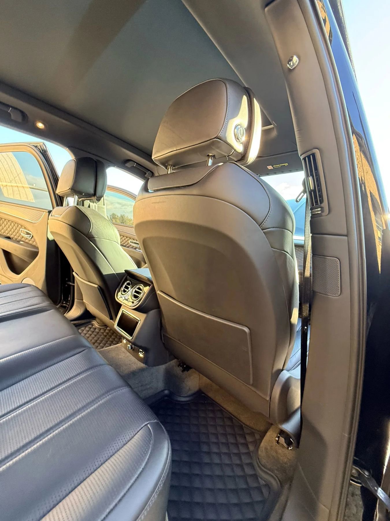 Used 2022 Bentley Bentayga Speed image 23