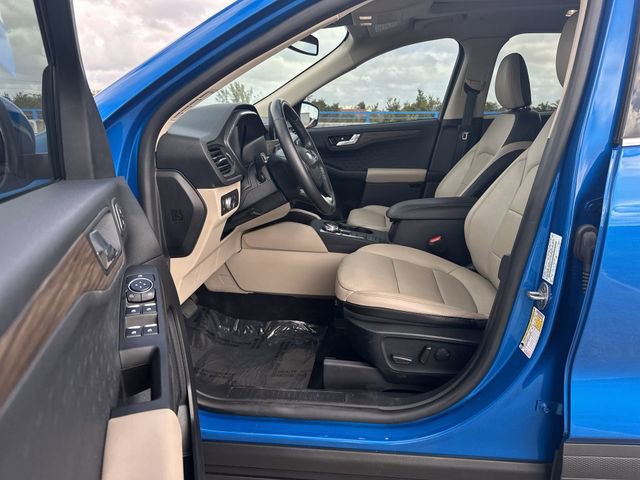 Used 2020 Ford Escape Titanium image 22