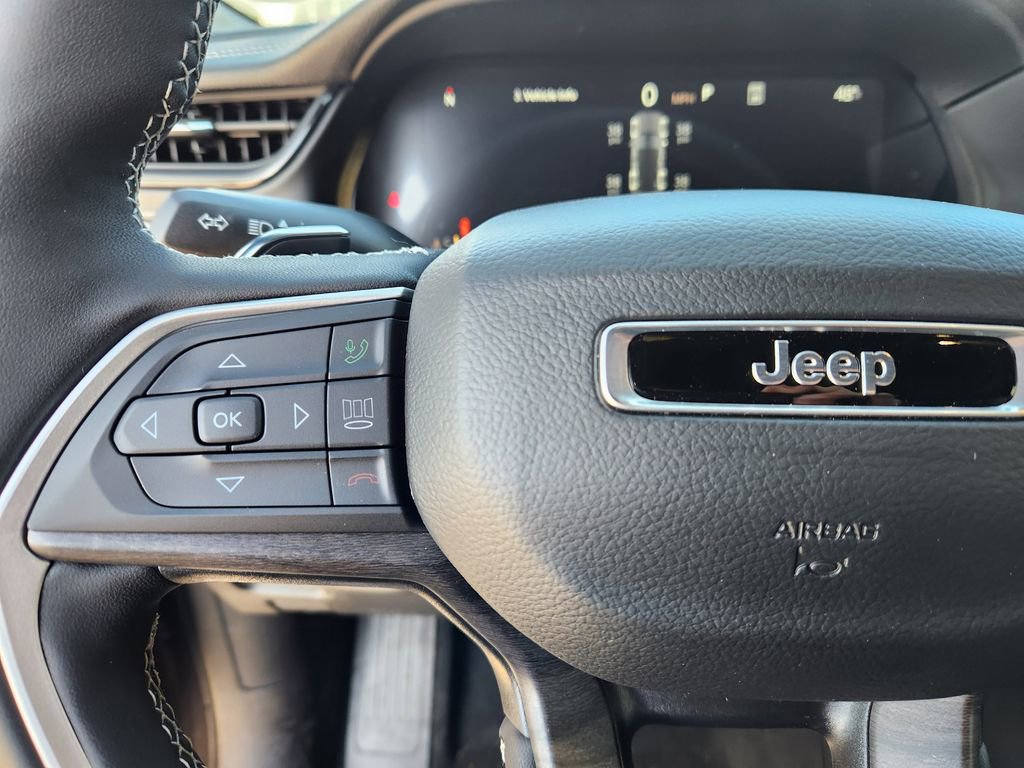 New 2026 Jeep Grand Cherokee Altitude image 11