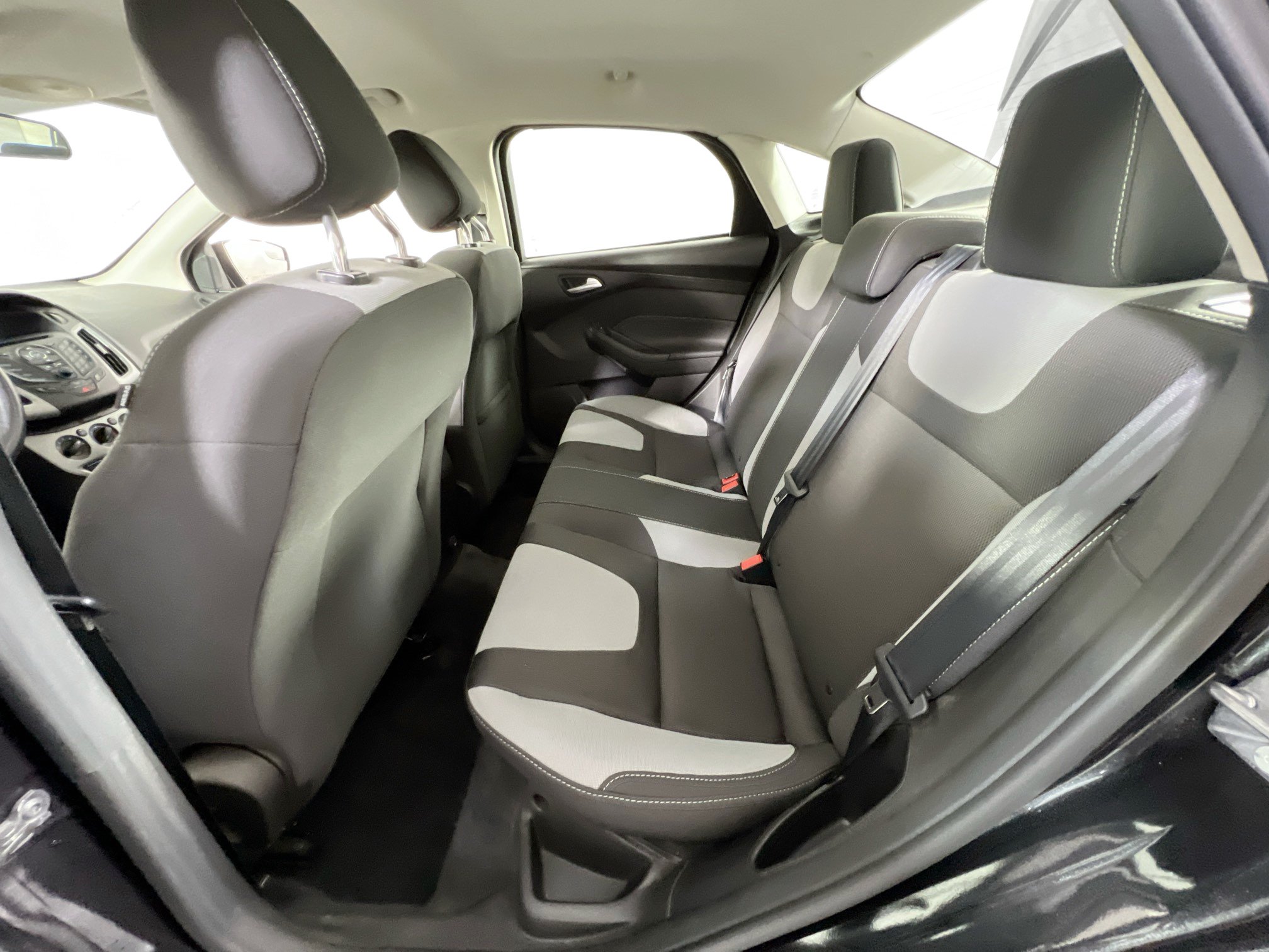 Used 2012 Ford Focus SE FWD image 21