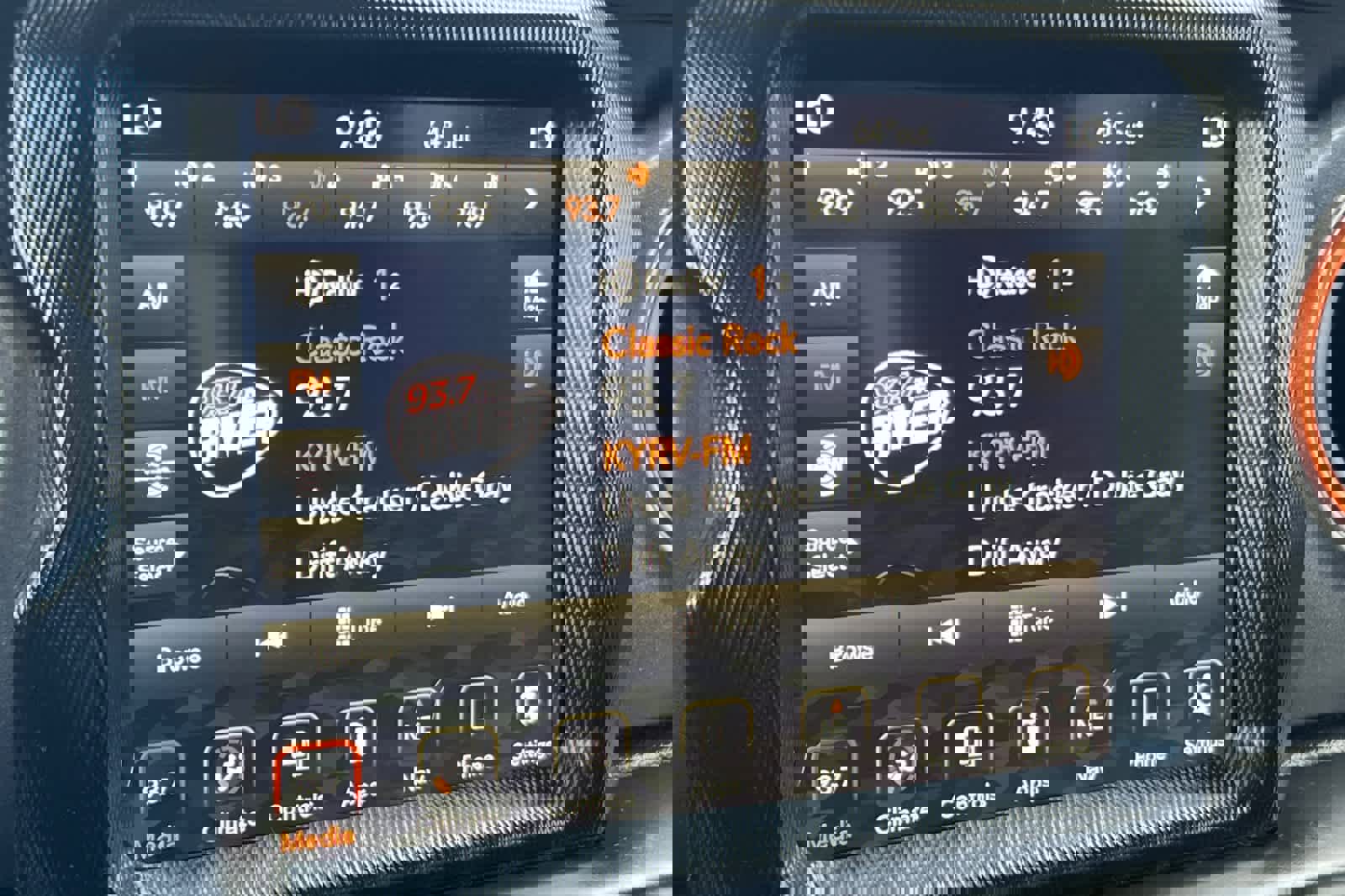 Used 2023 Jeep Gladiator Mojave w/ LED Lighting Group image 19