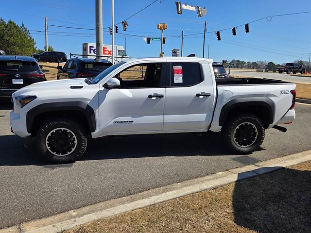 Used 2025 Toyota Tacoma TRD Off-Road w/ TRD Off Road Upgrade Package image 4