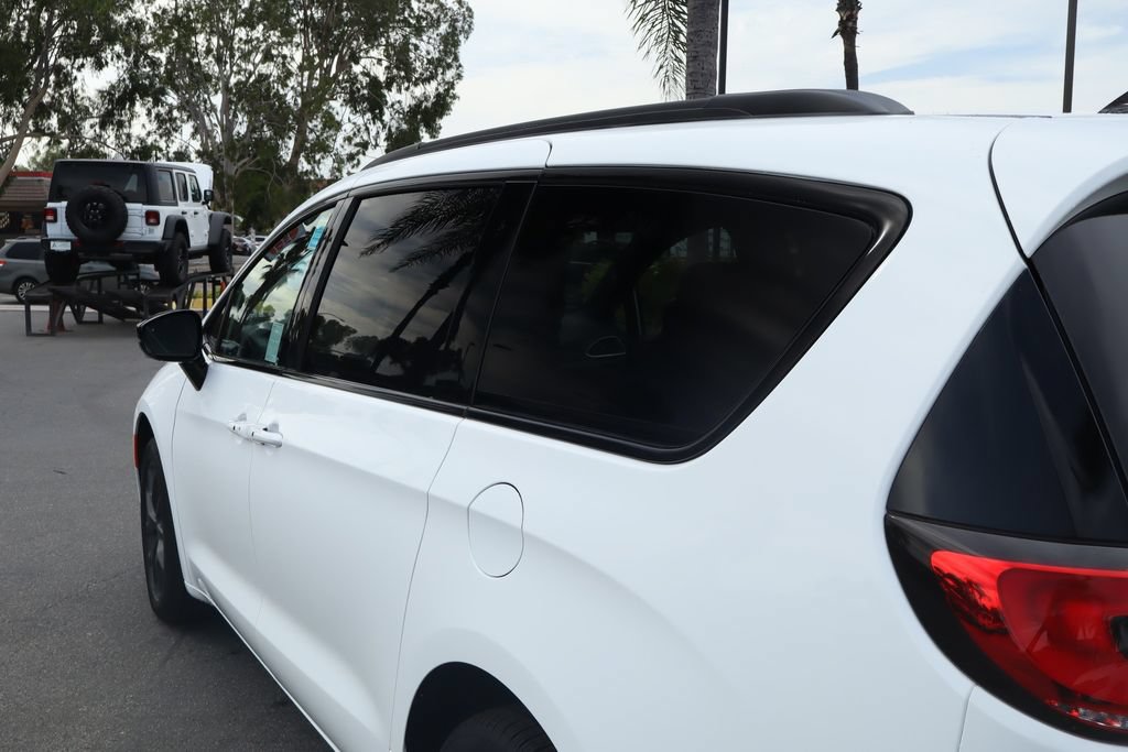 New 2027 Chrysler Pacifica Limited AWD/4WD image 11