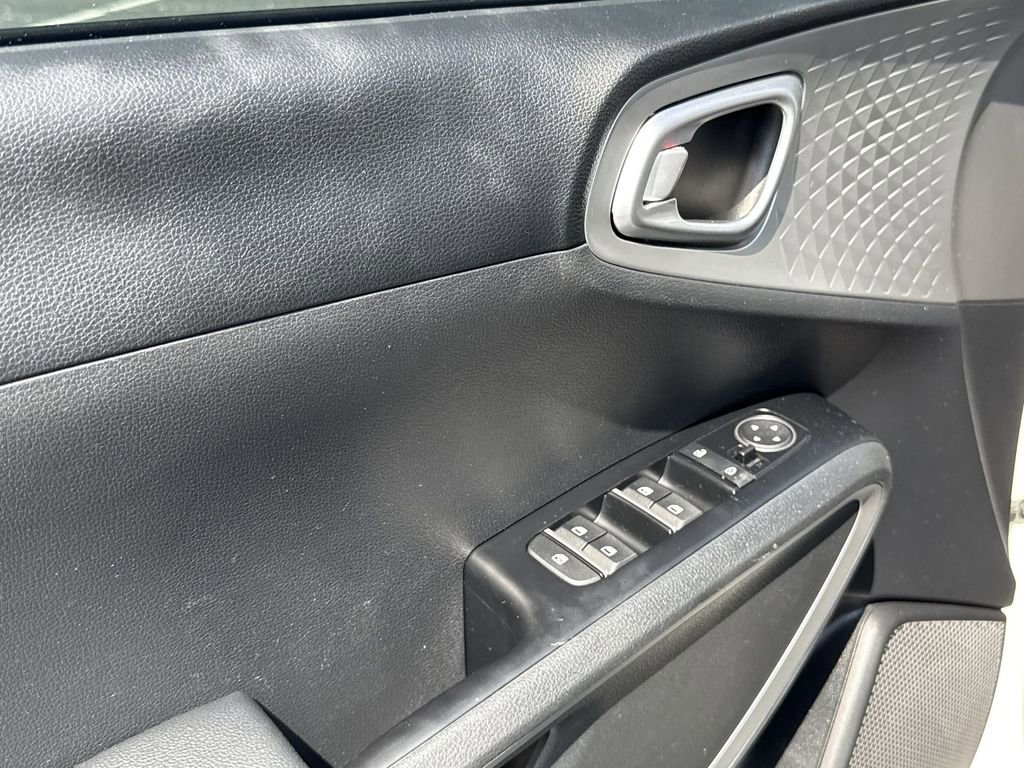 Used 2020 Kia Soul LX image 28