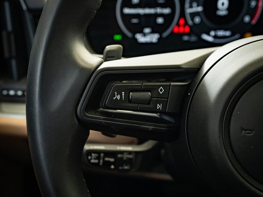 Certified 2024 Porsche Cayenne Coupe image 27