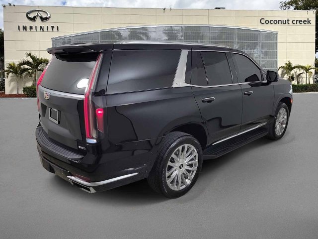 Used 2024 Cadillac Escalade Premium Luxury AWD/4WD image 4