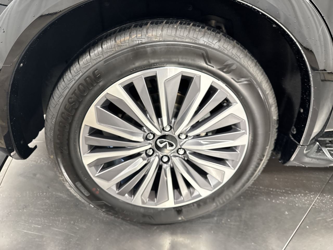 Used 2022 INFINITI QX80 Sensory w/ All-Season Package AWD/4WD image 16