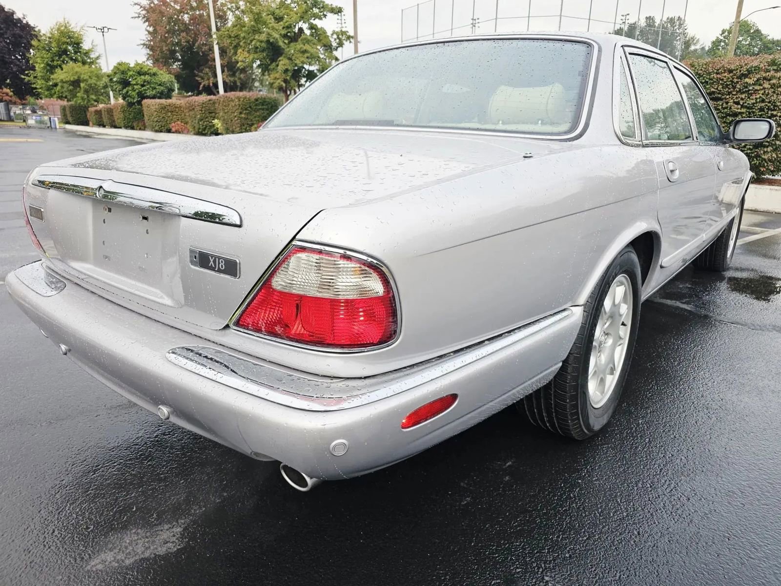 Used 2001 Jaguar XJ8 image 5