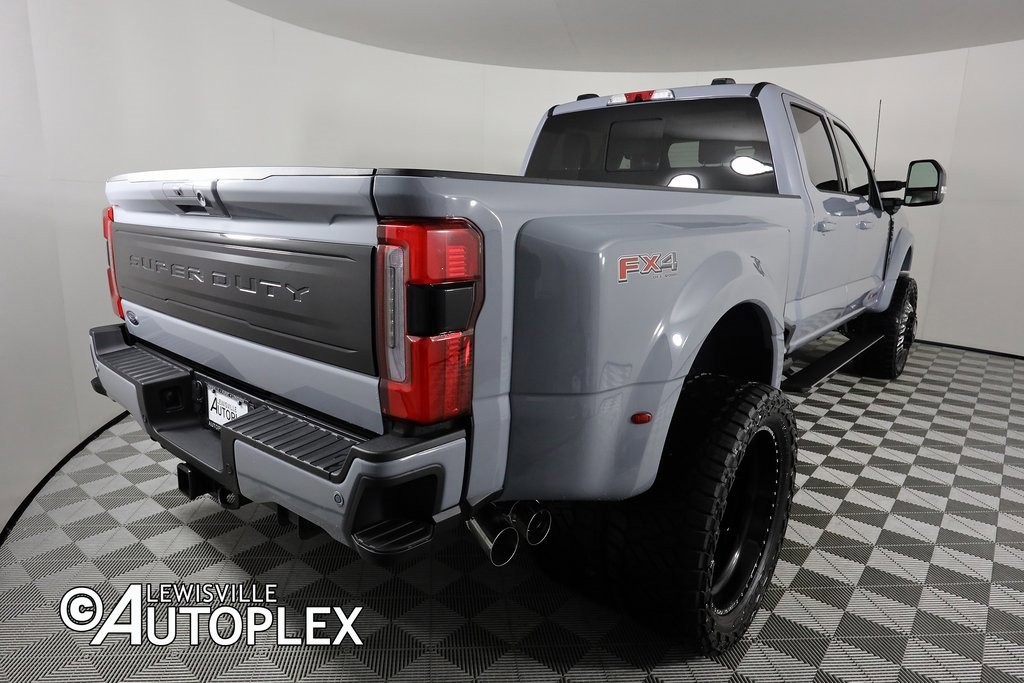 Used 2025 Ford F450 Platinum w/ FX4 Off-Road Package image 5