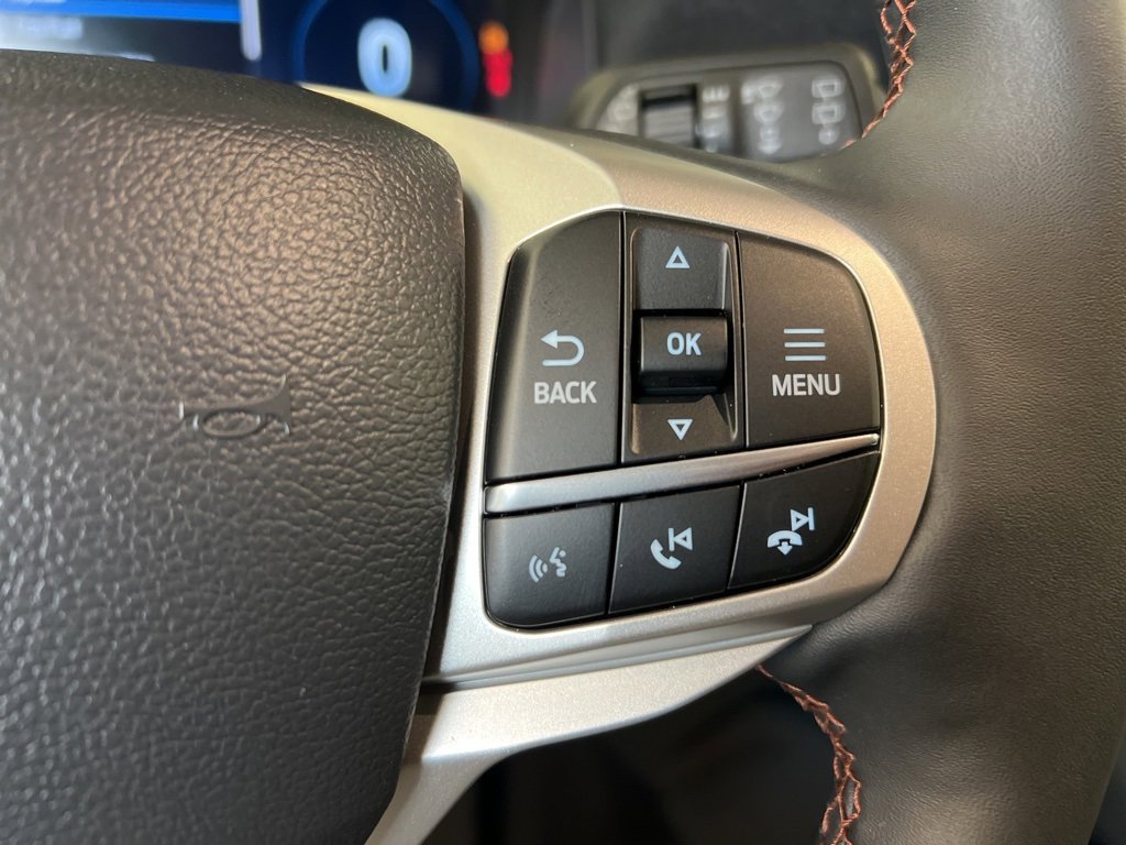 Used 2025 Ford Explorer Active image 17