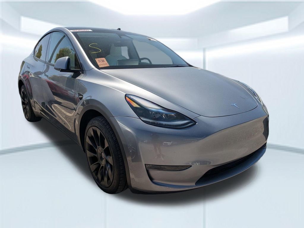Used 2024 Tesla Model Y Long Range image 3