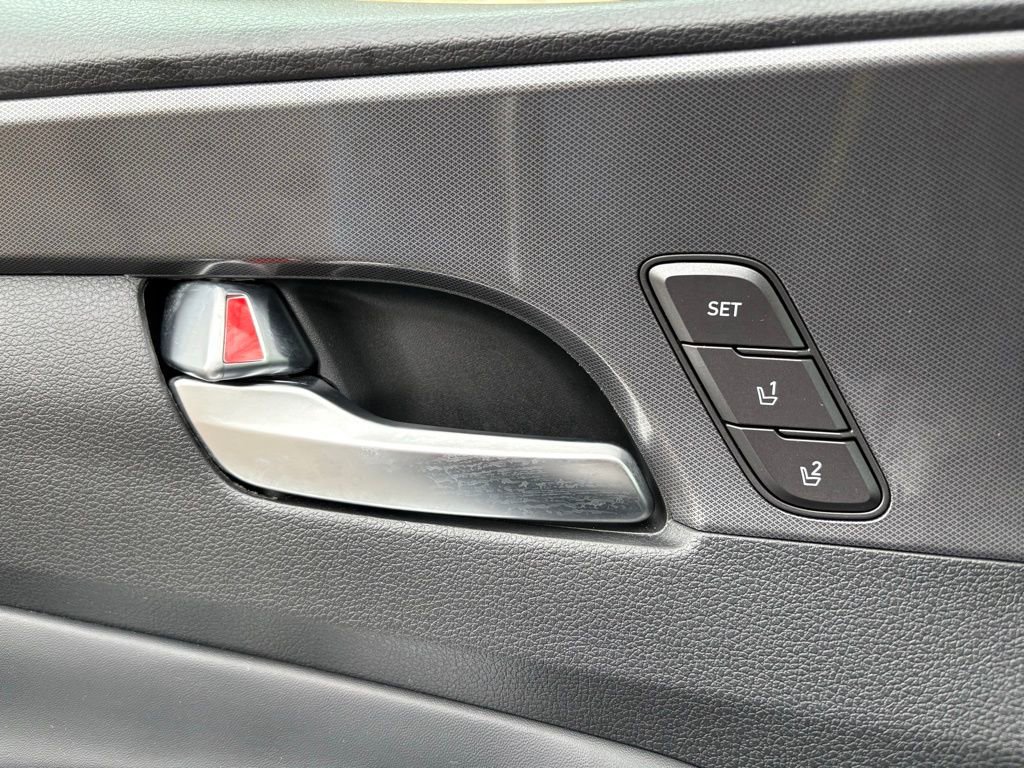 Used 2022 Hyundai Santa Fe Calligraphy w/ Cargo Package image 23