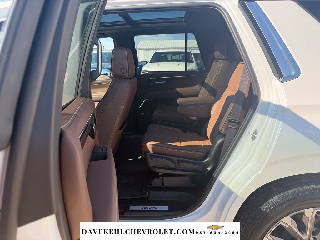 Used 2025 Chevrolet Tahoe High Country AWD/4WD image 22