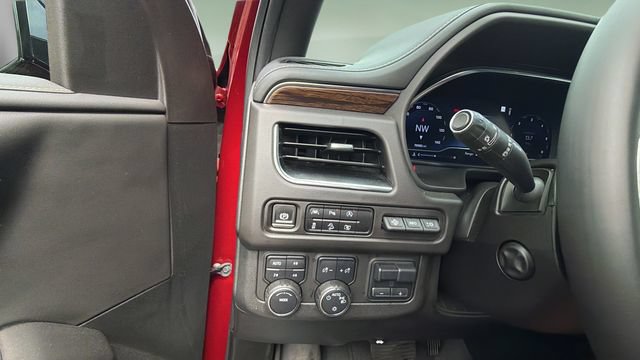 Used 2024 Chevrolet Suburban Premier w/ Premium Package AWD/4WD image 21