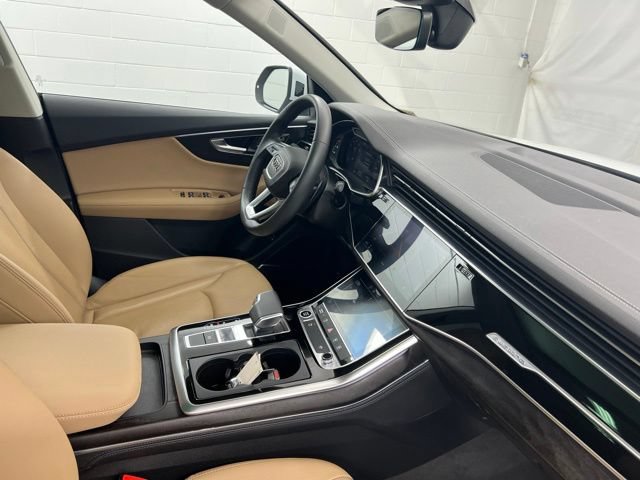 Used 2023 Audi Q8 Premium Plus w/ Premium Plus Package AWD/4WD image 27
