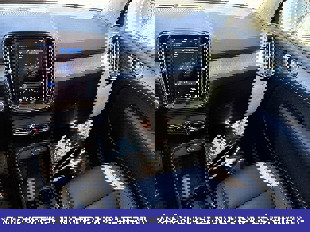 Certified 2025 Volvo XC40 B5 Core image 13