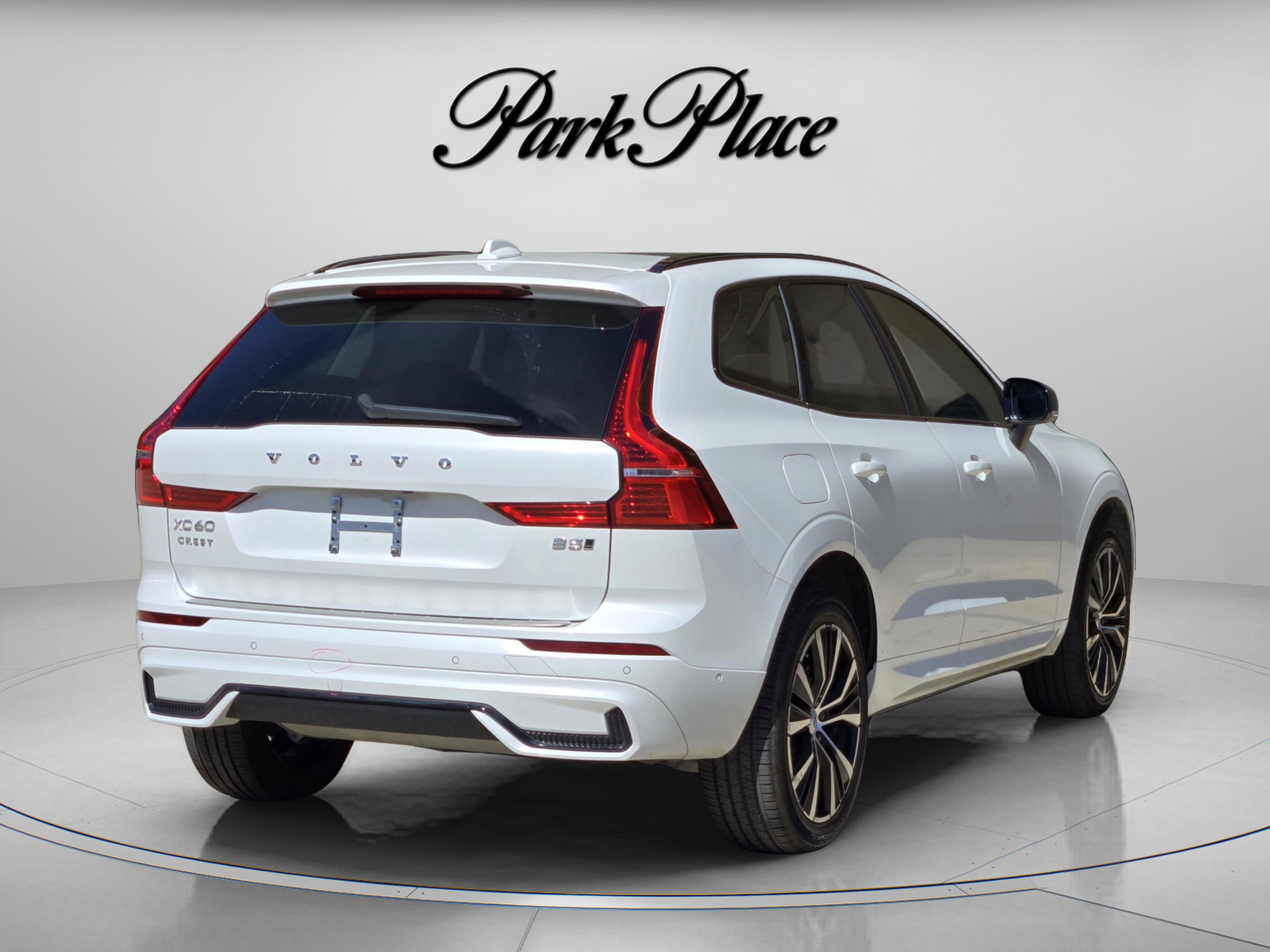Used 2024 Volvo XC60 B5 Plus w/ Protection Package Premier image 6