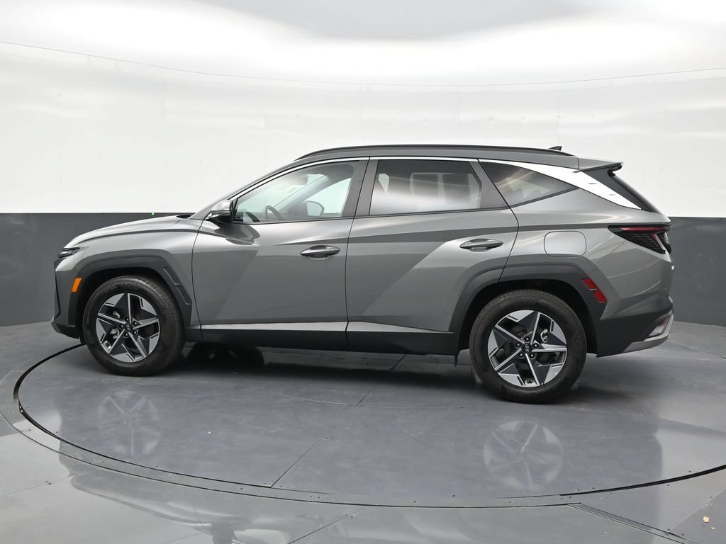 Used 2025 Hyundai Tucson SEL FWD image 2