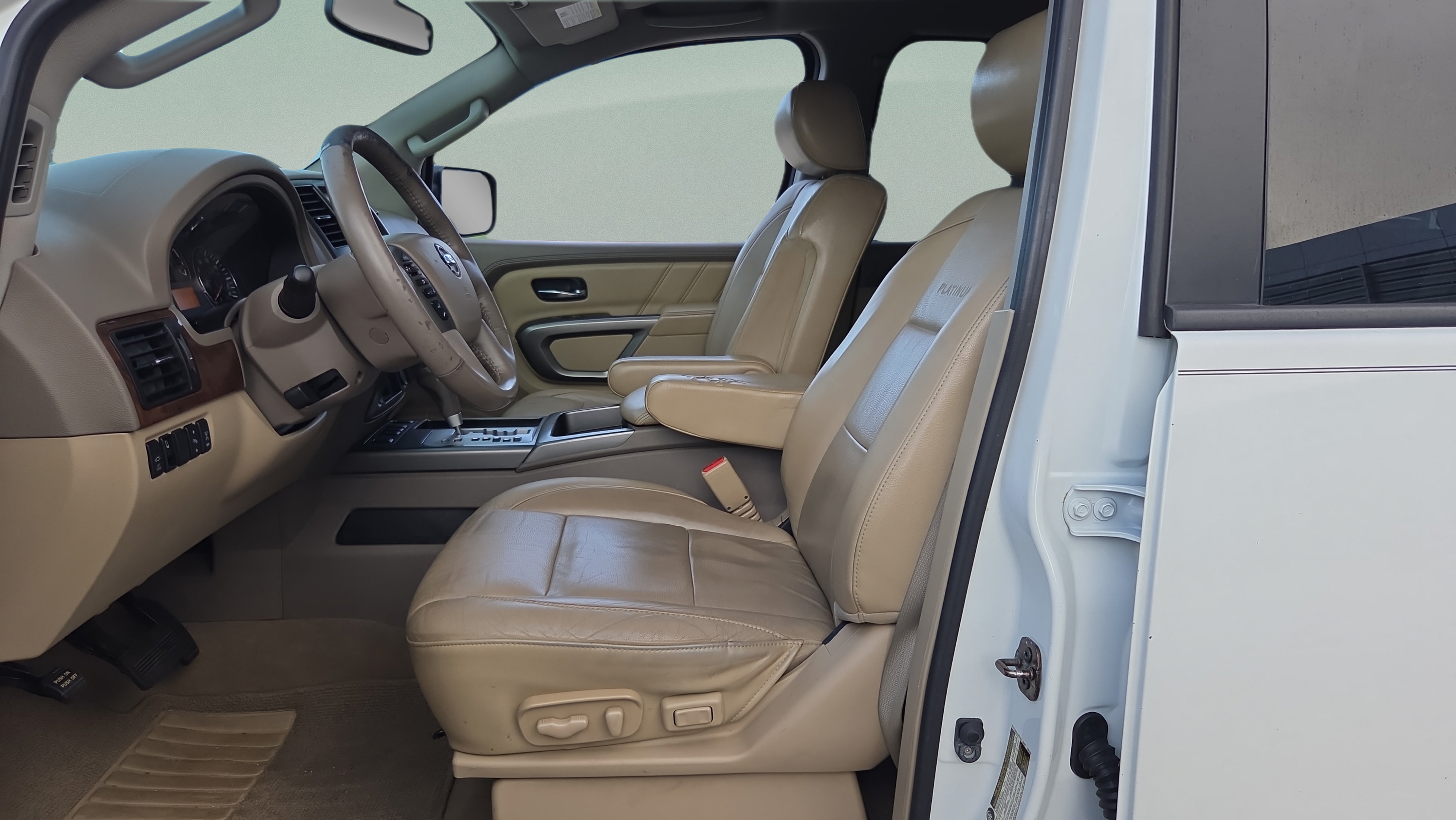 Used 2015 Nissan Armada Platinum w/ 2nd Row Captain Seat Package RWD image 9
