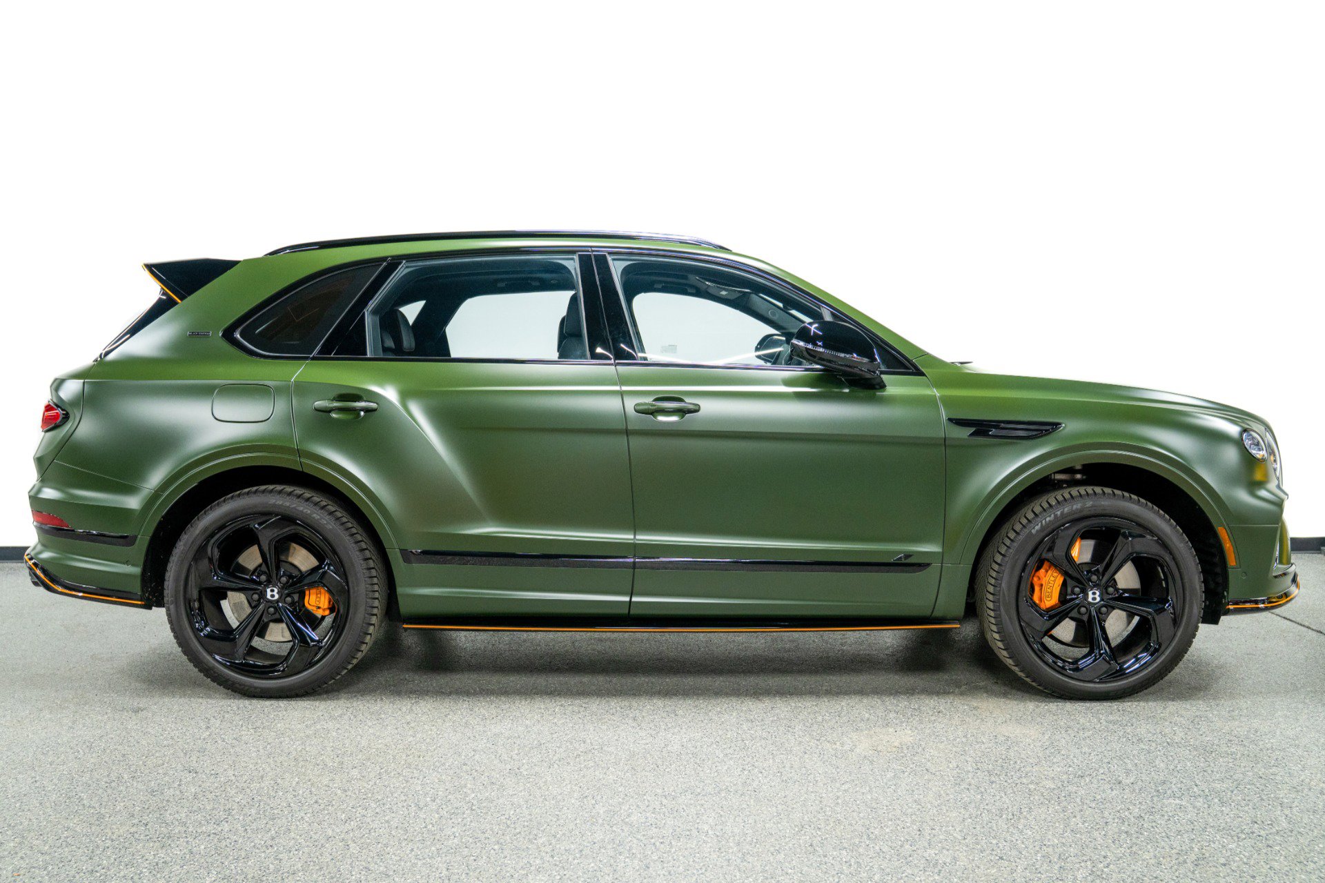 Used 2025 Bentley Bentayga image 47