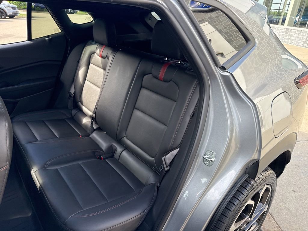 Used 2024 Chevrolet Trax RS w/ Sunroof Package FWD image 22