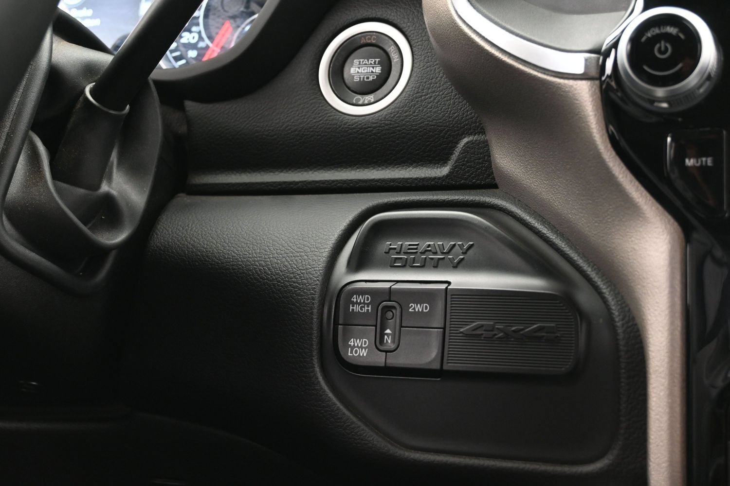 Used 2024 RAM 3500 Laramie w/ Towing Technology Group AWD/4WD image 36