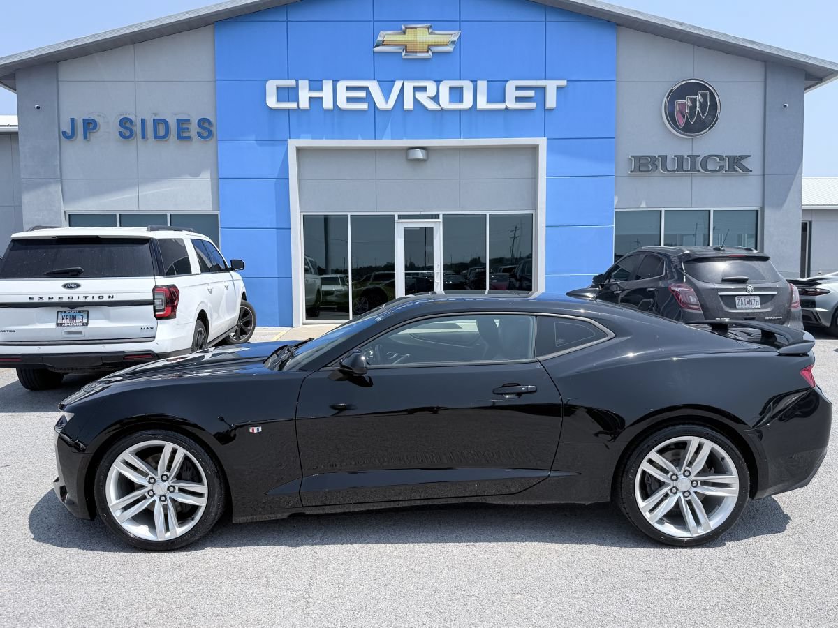 Used 2016 Chevrolet Camaro SS RWD image 8