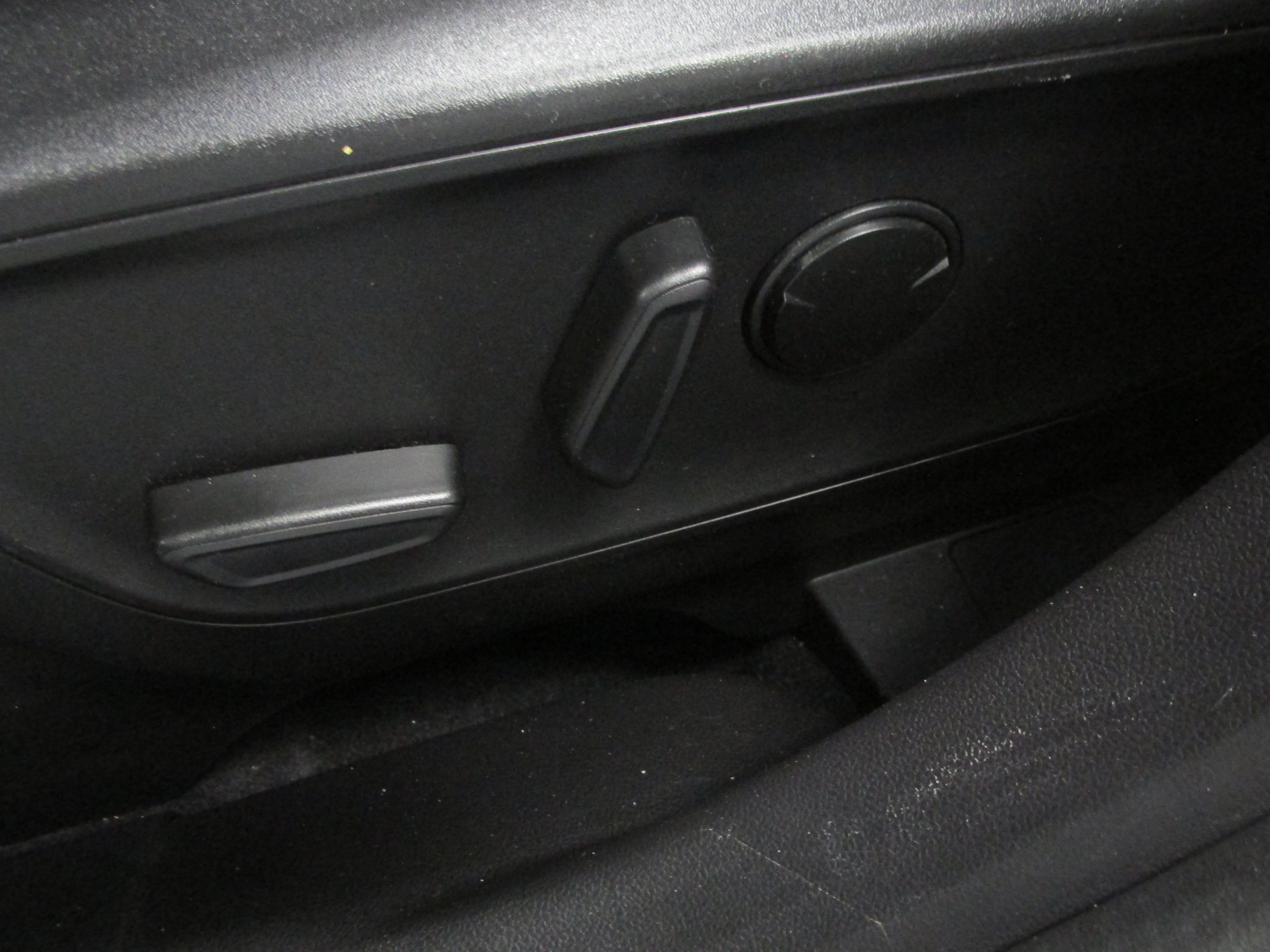 Used 2023 Ford Escape ST-Line w/ Tech Pack #1 AWD/4WD image 30