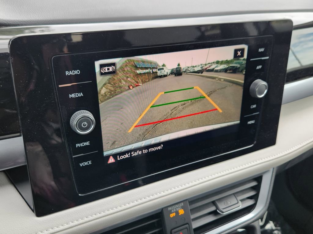 New 2025 Volkswagen Taos SEL image 12