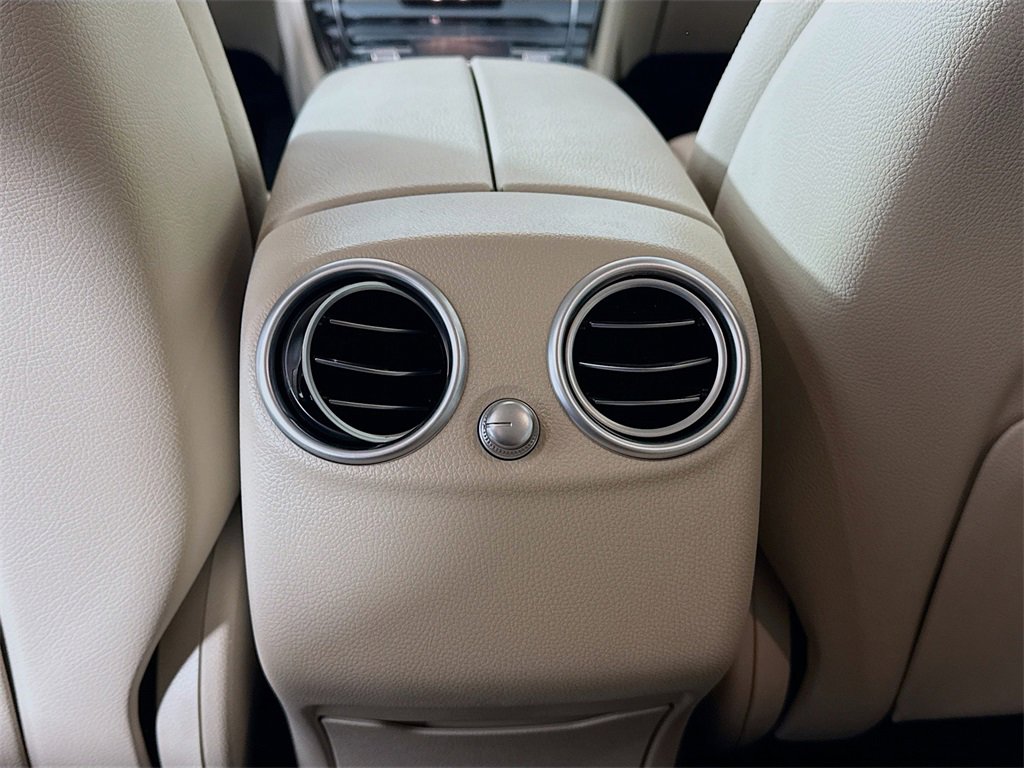 Used 2021 Mercedes-Benz GLC 300 4MATIC image 24