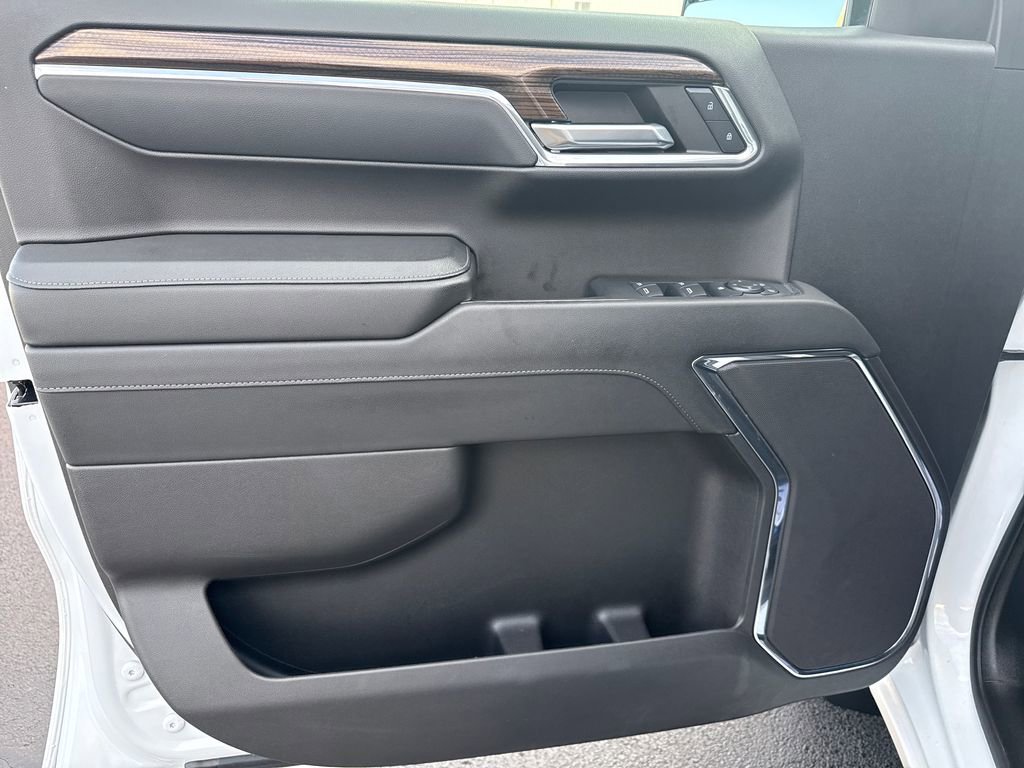 Used 2024 Chevrolet Silverado 1500 LT image 12