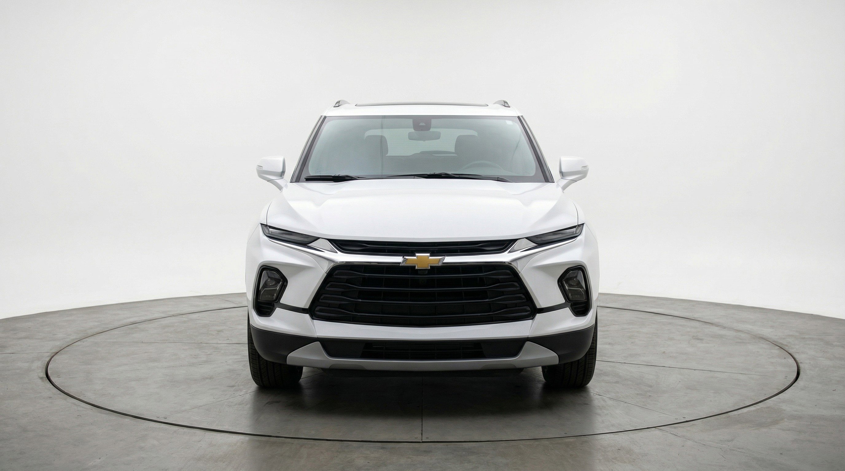 Used 2025 Chevrolet Blazer LT FWD image 2