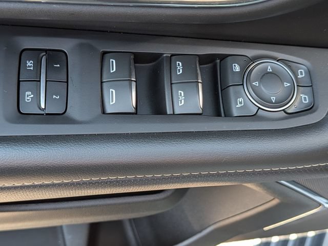 Used 2023 Chevrolet Tahoe Premier AWD/4WD image 17