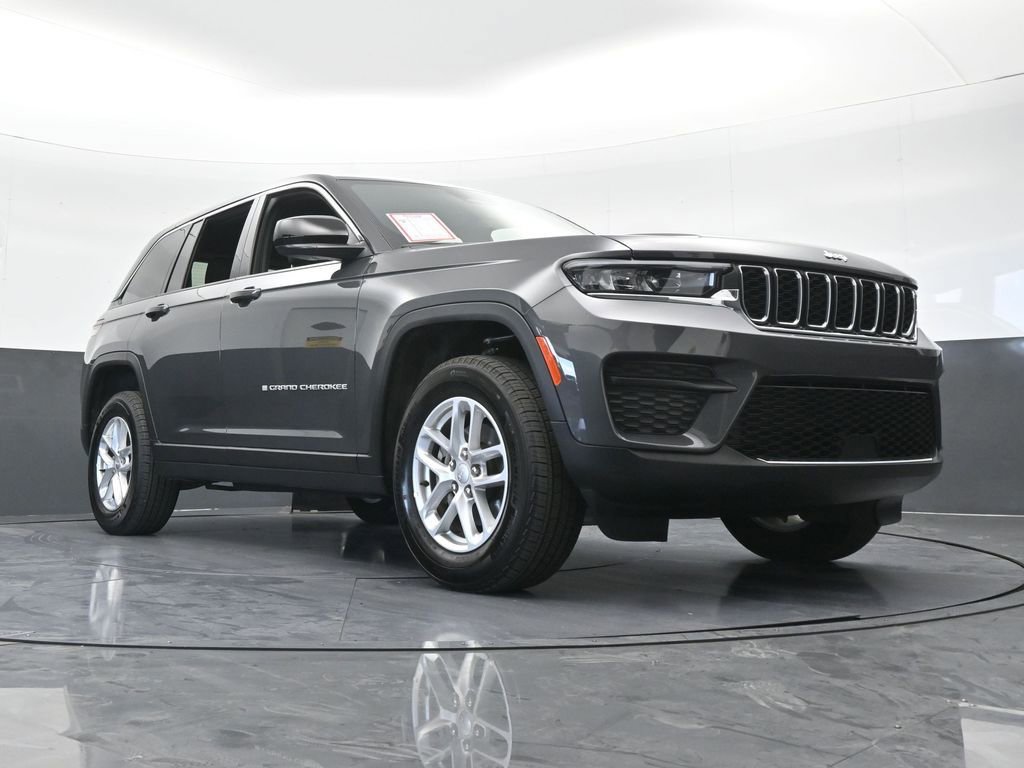Used 2025 Jeep Grand Cherokee Laredo X RWD image 61