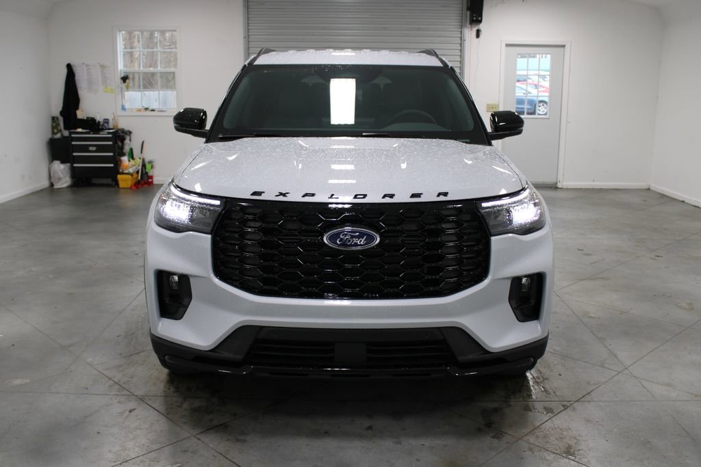 New 2026 Ford Explorer ST-Line RWD image 2