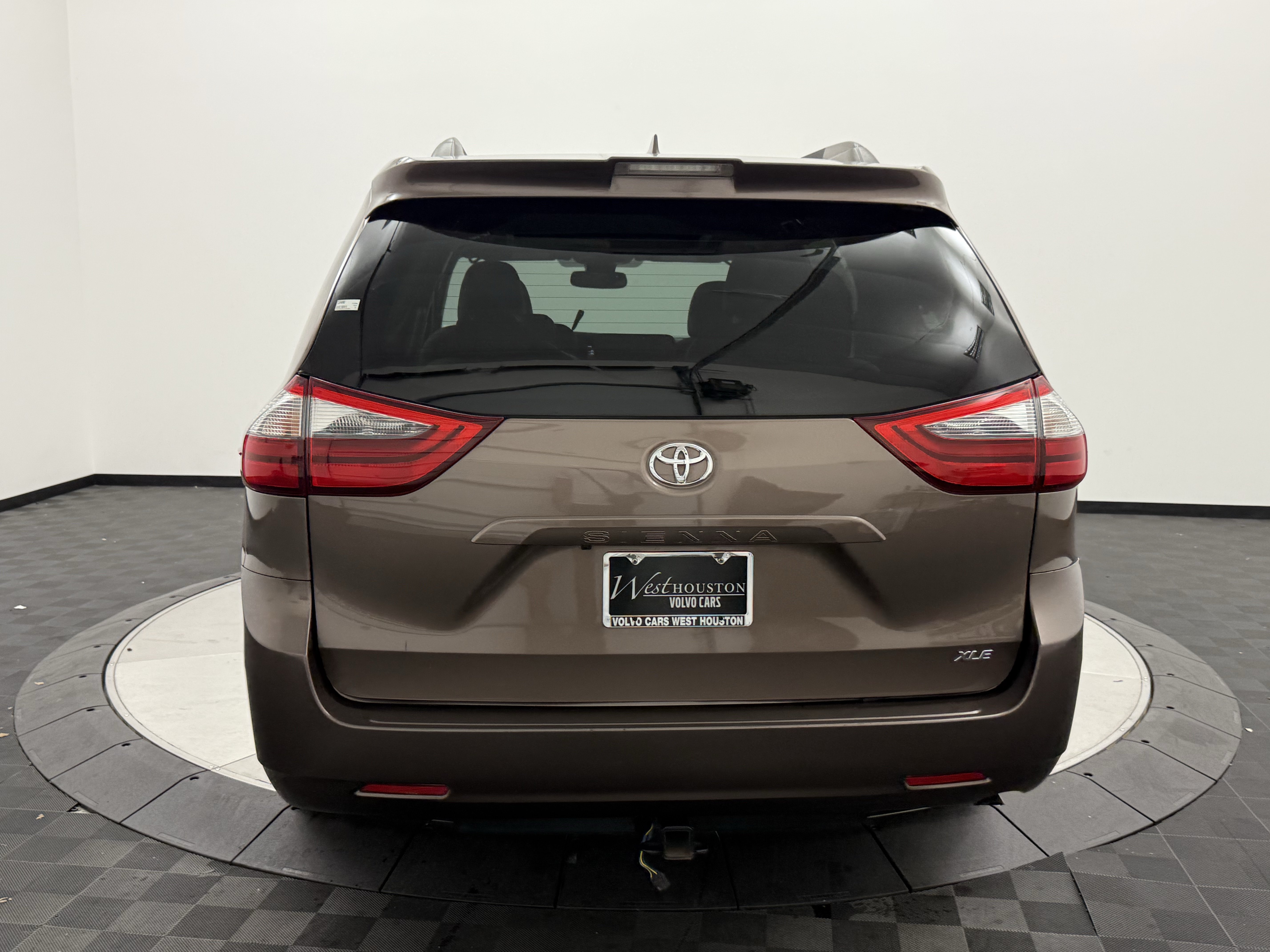 Used 2020 Toyota Sienna XLE FWD image 6