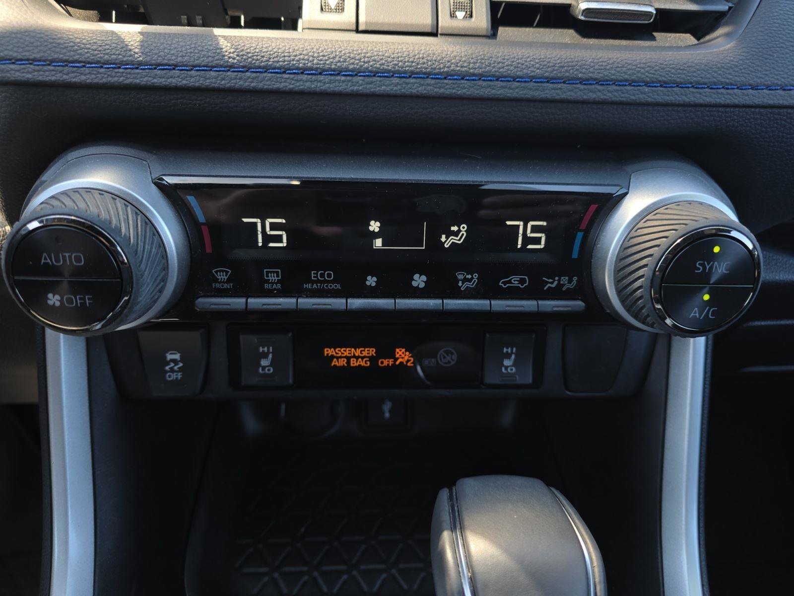 Used 2022 Toyota RAV4 XSE w/ XSE Grade Weather Package AWD/4WD image 20