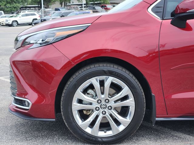Certified 2024 Toyota Sienna Platinum FWD image 7