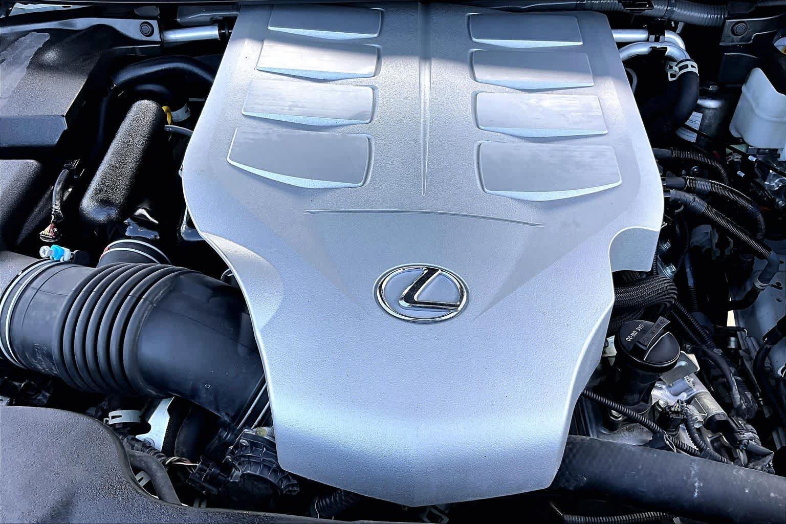 Used 2023 Lexus GX 460 Luxury w/ Accessory Package AWD/4WD image 33