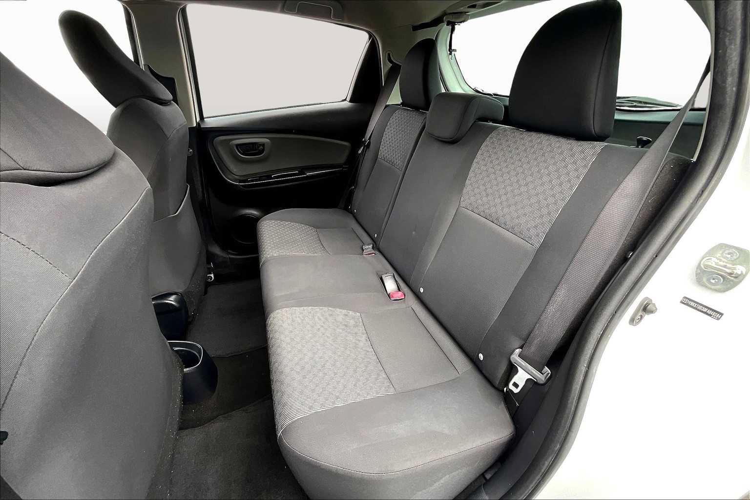Used 2015 Toyota Yaris L FWD image 18