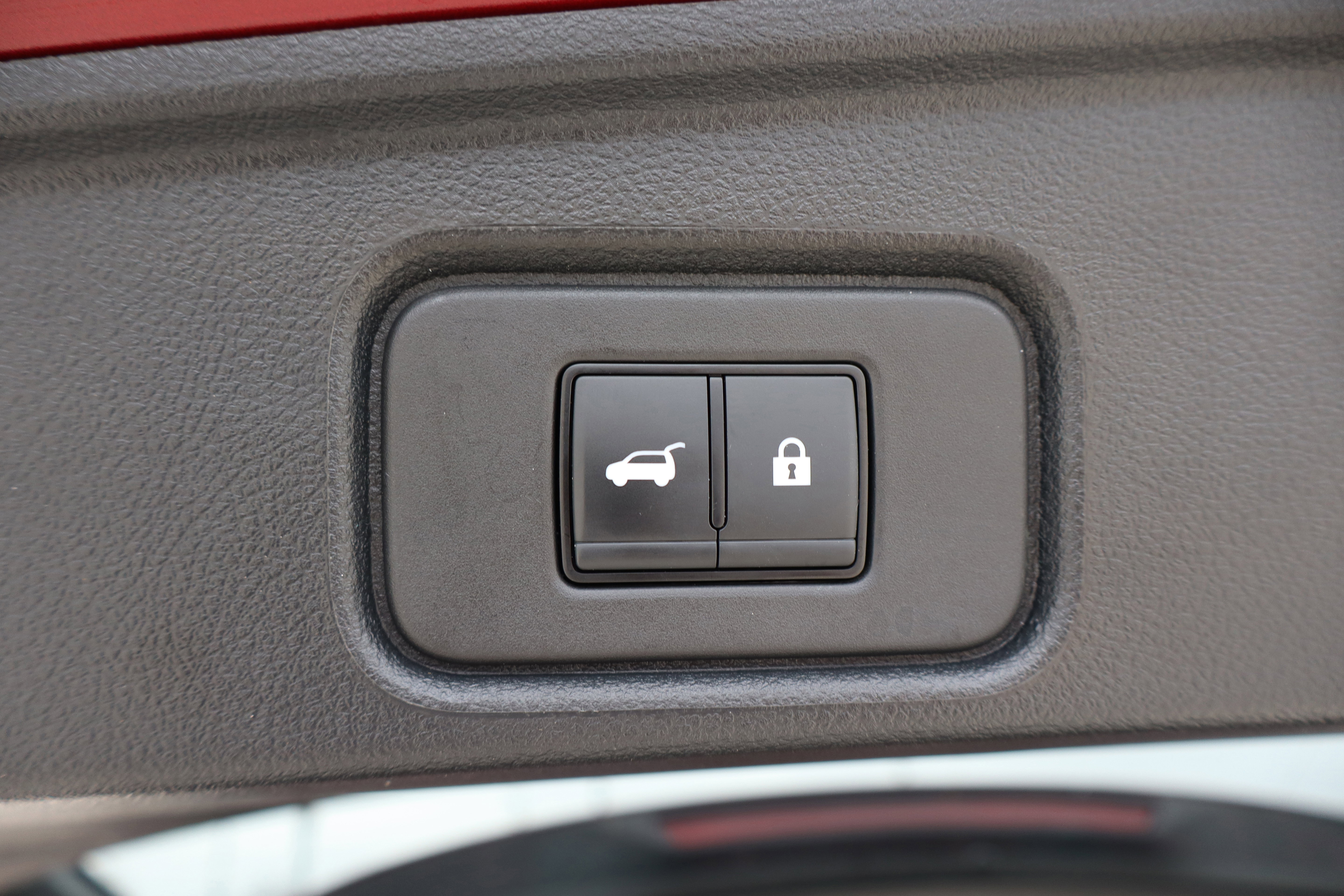 Used 2024 Nissan Pathfinder Platinum w/ Cargo Package image 34